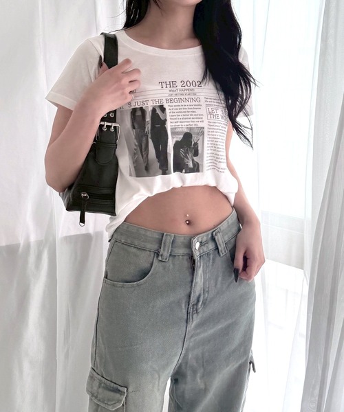 fiere（フィエール）の「レタリングモノクロプリントショート丈半袖Tシャツ（Tシャツ/カットソー・レディース・ホワイト・WM）」の2枚目の写真