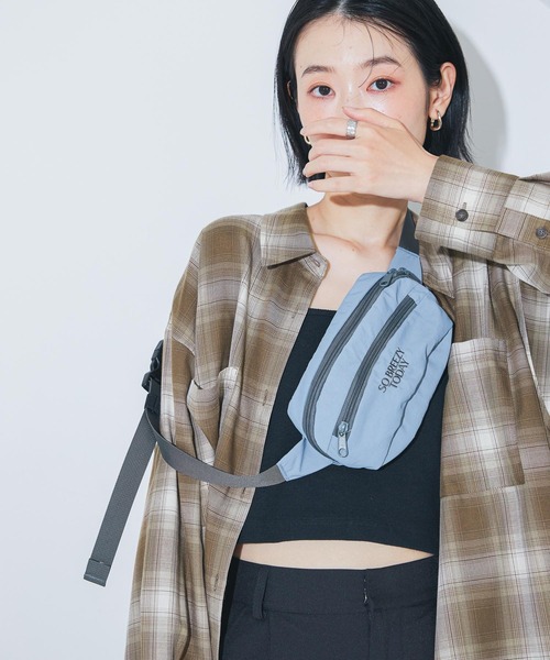 LAKOLE（ラコレ）の「ウエストポーチ / 1049047（ボディバッグ/ウエストポーチ・レディース・サックスブルー/ブラック/ボルドー・FREE）」の3枚目の写真