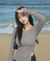 Side Button Detailed Slim-Fit Long Sleeve Light gray