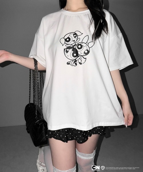 me+em select(ミームセレクト)の「【THE POWERPUFF GIRLS】パワーパフガールズビッグプリントオーバーサイズTシャツ / big print oversize Tee【 セットアップ着用可能 】(Tシャツ/カットソー・レディース・ブラック/ホワイト・FREE)」の6枚目の写真