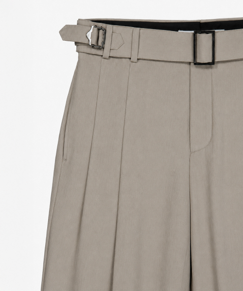 SYNQIA(シンキア)の「バックルストラップワイドトラウザーウォームグレー(スラックス・メンズ・その他・SMALL/MEDIUM/LARGE)」の5枚目の写真