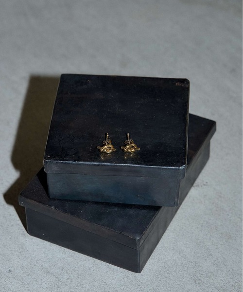 LE'RURE（リルアー）の「Knot motif pierce（ピアス（両耳用）・レディース・ゴールド/シルバー・FREE）」の6枚目の写真