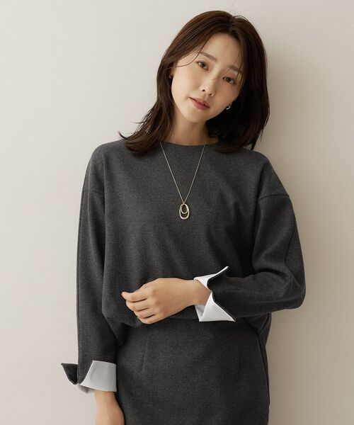 UNTITLED(アンタイトル)の「【セットアップ可/スウェットライク】袖口シャツドッキングプルオーバー(Tシャツ/カットソー・レディース・チャコールグレー/ブラック/アイボリー・00/02/04/44)」の3枚目の写真