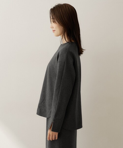 UNTITLED(アンタイトル)の「【セットアップ可/スウェットライク】袖口シャツドッキングプルオーバー(Tシャツ/カットソー・レディース・チャコールグレー/ブラック/アイボリー・00/02/04/44)」の18枚目の写真