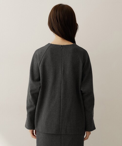 UNTITLED(アンタイトル)の「【セットアップ可/スウェットライク】袖口シャツドッキングプルオーバー(Tシャツ/カットソー・レディース・チャコールグレー/ブラック/アイボリー・00/02/04/44)」の19枚目の写真