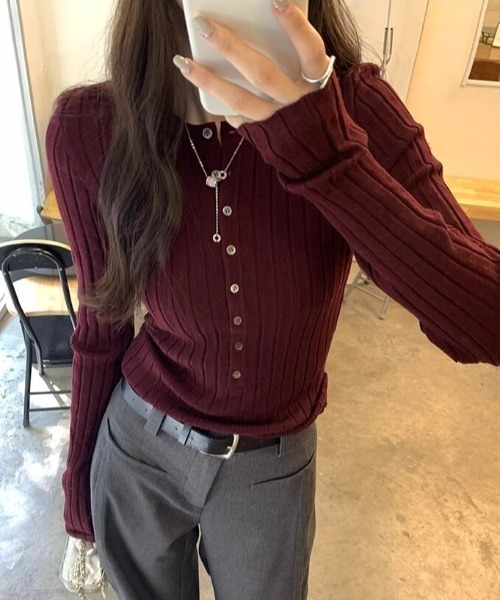 Teem Store(チームストア)の「フロント多連ボタン ワイドリブタイトニットカーディガン(カーディガン/ボレロ・レディース・ネイビー/ボルドー/アイボリー・M)」の10枚目の写真