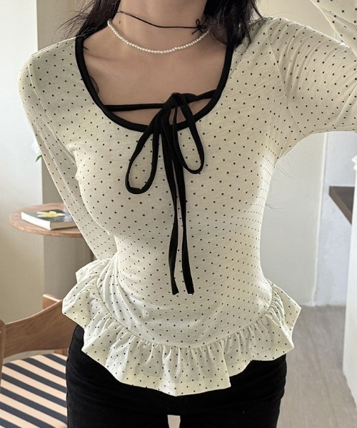mebole(メボレ)の「front ribbon dot top(Tシャツ/カットソー・レディース・ホワイト・FREE)」の2枚目の写真