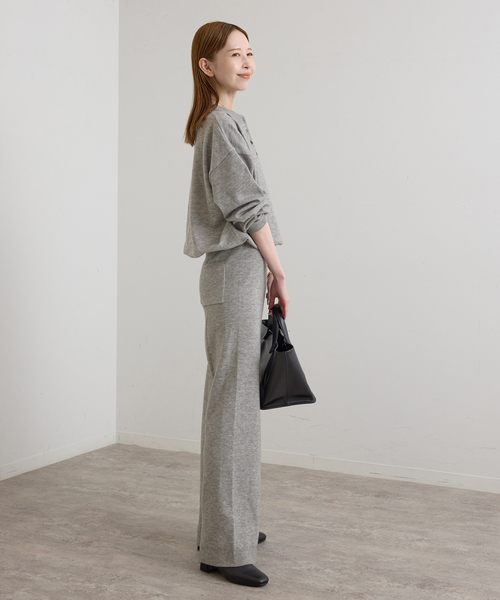 U by SPICK&SPAN(ユーバイスピックアンドスパン)の「襟つきニットロングオールインワン(つなぎ/オールインワン・レディース・チャコールグレー/ホワイト・38/36)」の4枚目の写真