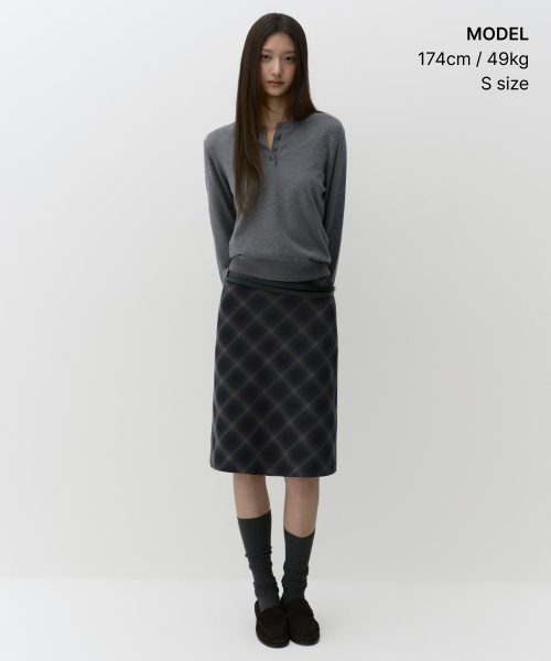 MUSINSA STANDARD WOMAN（ムシンサスタンダードウーマン）の「ウィメンズオンブレチェックニーレングススカート[グレー]（スカート・レディース・その他・X-SMALL/SMALL/MEDIUM/LARGE）」の5枚目の写真