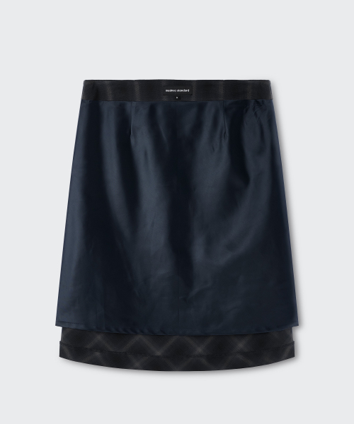 MUSINSA STANDARD WOMAN（ムシンサスタンダードウーマン）の「ウィメンズオンブレチェックニーレングススカート[グレー]（スカート・レディース・その他・X-SMALL/SMALL/MEDIUM/LARGE）」の2枚目の写真