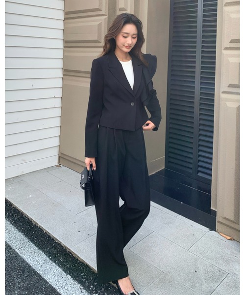 BIRTHDAY BASH(バースデイバッシュ)の「TEAGAN ASYMMETRY FRILL JACKET(ティーガンアシンメトリーフリルジャケット)(テーラードジャケット・レディース・ブラック・S/M)」の4枚目の写真
