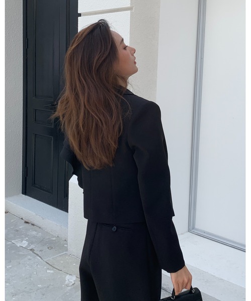 BIRTHDAY BASH(バースデイバッシュ)の「TEAGAN ASYMMETRY FRILL JACKET(ティーガンアシンメトリーフリルジャケット)(テーラードジャケット・レディース・ブラック・S/M)」の13枚目の写真