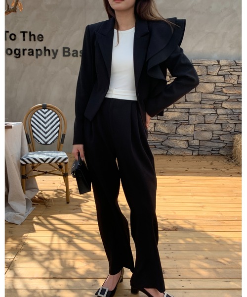 BIRTHDAY BASH(バースデイバッシュ)の「TEAGAN ASYMMETRY FRILL JACKET(ティーガンアシンメトリーフリルジャケット)(テーラードジャケット・レディース・ブラック・S/M)」の14枚目の写真
