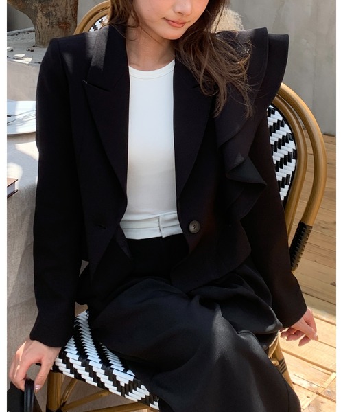 BIRTHDAY BASH(バースデイバッシュ)の「TEAGAN ASYMMETRY FRILL JACKET(ティーガンアシンメトリーフリルジャケット)(テーラードジャケット・レディース・ブラック・S/M)」の9枚目の写真