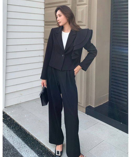 BIRTHDAY BASH(バースデイバッシュ)の「TEAGAN ASYMMETRY FRILL JACKET(ティーガンアシンメトリーフリルジャケット)(テーラードジャケット・レディース・ブラック・S/M)」の21枚目の写真