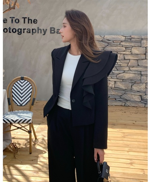 BIRTHDAY BASH(バースデイバッシュ)の「TEAGAN ASYMMETRY FRILL JACKET(ティーガンアシンメトリーフリルジャケット)(テーラードジャケット・レディース・ブラック・S/M)」の7枚目の写真