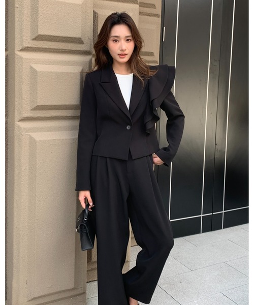 BIRTHDAY BASH(バースデイバッシュ)の「TEAGAN ASYMMETRY FRILL JACKET(ティーガンアシンメトリーフリルジャケット)(テーラードジャケット・レディース・ブラック・S/M)」の17枚目の写真