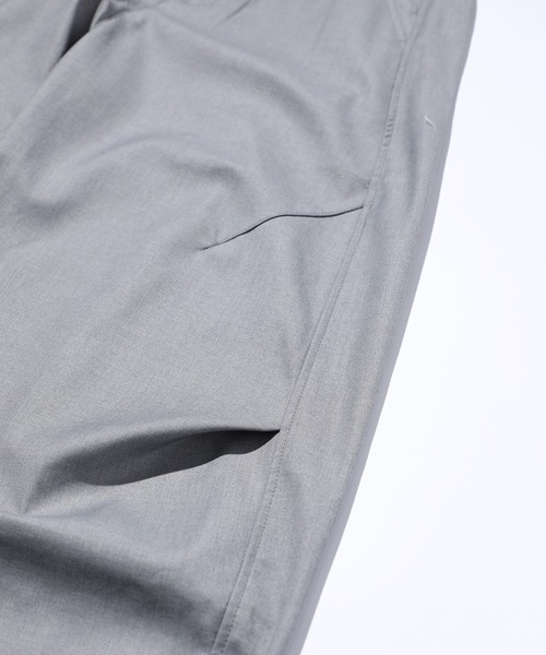 MAISON CLUB(メゾンクラブ)の「【MAISON CLUB】Action Pleated Wide Curve Pants / ワイドカーブパンツ アクションプリーツ入り SNF(その他パンツ・メンズ・ブラック/グレー・M/L)」の6枚目の写真
