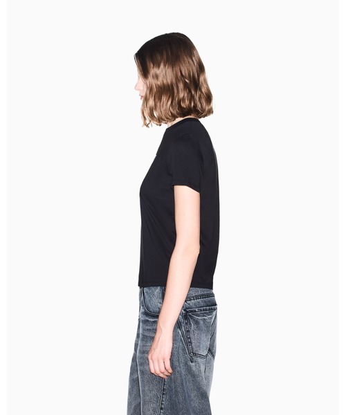 ARMANI EXCHANGE(アルマーニエクスチェンジ)の「【A|X アルマーニ エクスチェンジ】<オンライン限定>AXロゴ 半袖クルーネックTシャツ/REGULAR BOXY(Tシャツ/カットソー・レディース・ホワイト/ブラック・MEDIUM/LARGE/X-SMALL/X-LARGE/SMALL)」の14枚目の写真