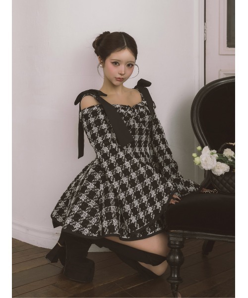 Darich(ダーリッチ)の「クラッシーリボンツイードフレアミニワンピース(ワンピース・レディース・ホワイト/ブラック・FREE)」の3枚目の写真