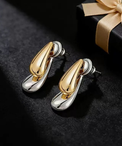 ALWAYS GOOD TIME(オルウェイズグッドタイム)の「ドロップモチーフ メタルピアス / 316Lサージカルステンレス / ゴールド・シルバーカラー(ピアス(両耳用)・レディース・シルバー×ゴールド/シルバー・FREE)」の4枚目の写真