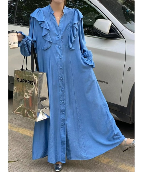 FAVORITO（ファヴォリート）の「Vネックシングルブレストワンピース（ワンピース・レディース・ブルー/ブラック/イエロー・F）」の6枚目の写真