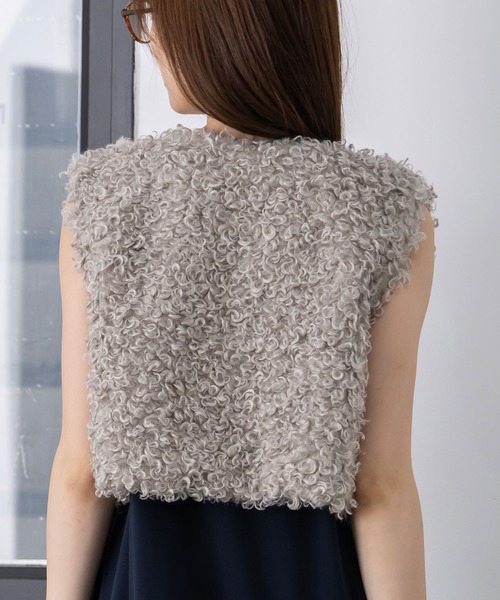 MAISONCOMFY (メゾンコンフィ)の「【プードルファーベスト】秋冬コーデをワンランクアップ(ベスト・レディース・ベージュ/チャコールグレー/ブラウン・FREE)」の10枚目の写真