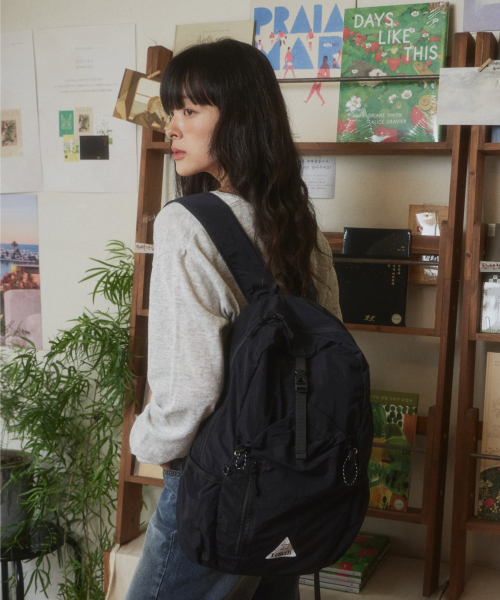 LENEE B(レニービー)の「エアピークバックパック 5カラー(バックパック/リュック・レディース・ホワイト/ライトグレー/ブラック/ブルー/ダークパープル・FREE)」の7枚目の写真