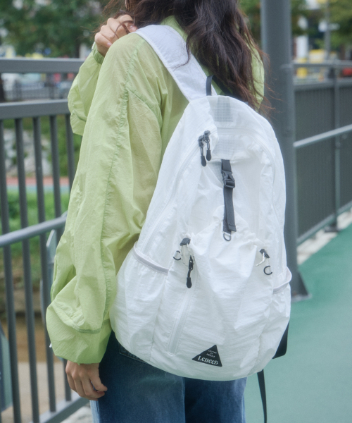 LENEE B(レニービー)の「エアピークバックパック 5カラー(バックパック/リュック・レディース・ホワイト/ライトグレー/ブラック/ブルー/ダークパープル・FREE)」の13枚目の写真