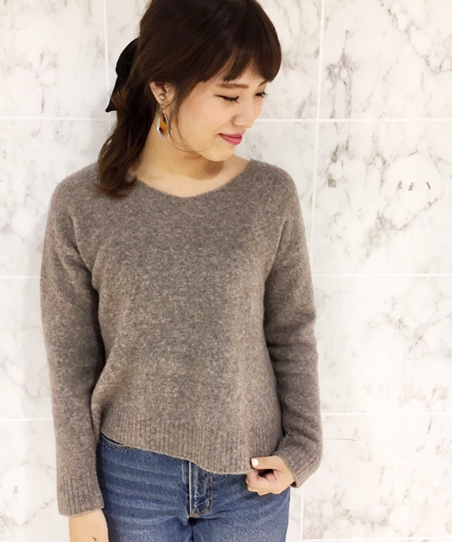 laboratory work(ラボラトリーワーク)の「ヤク ブレンドドロップショルダーニット(ニット/セーター・レディース・グレー/モカ/ボルドー/ピンクベージュ・MEDIUM)」の2枚目の写真