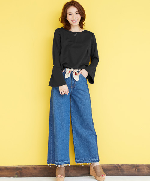 Pierrot(ピエロ)の「袖フレア ポンチトップス(Tシャツ/カットソー・レディース・ブラウン/キャメル/ネイビー/ブラック/杢グレー/ベージュ/イエロー・L/M)」の15枚目の写真