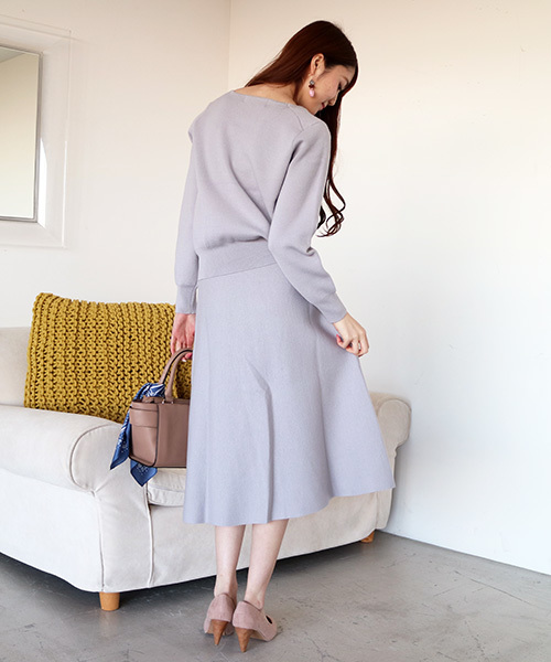 N.（N. Natural Beauty Basic）（エヌエヌナチュラルビューティーベーシック）の「ミラノリブセットアップVネックニット【セットアップ対応商品】（ニット/セーター・レディース・グレー/ネイビー/ホワイト/ピンク・MEDIUM）」の7枚目の写真