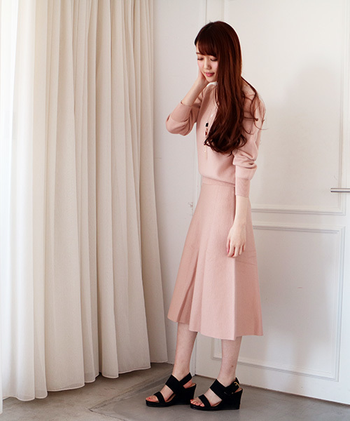 N.（N. Natural Beauty Basic）（エヌエヌナチュラルビューティーベーシック）の「ミラノリブセットアップVネックニット【セットアップ対応商品】（ニット/セーター・レディース・グレー/ネイビー/ホワイト/ピンク・MEDIUM）」の16枚目の写真