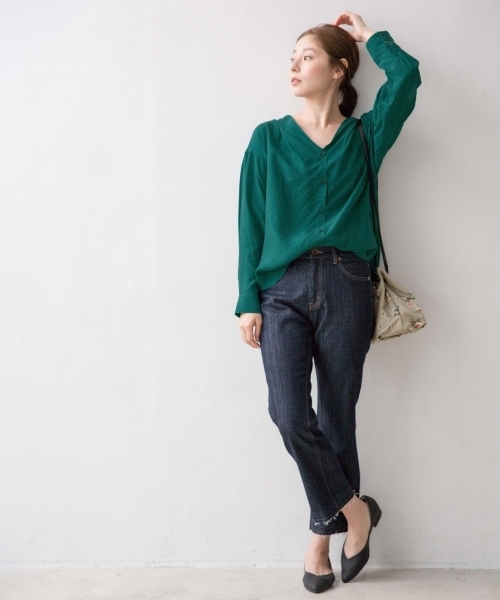 LEPSIM(レプシィム)の「VカットフラットパンプスAW 764212(パンプス・レディース・キャメル/レッド/レオパード/ブラック/ライトベージュ/ネイビー/ブラウン系その他・SMALL/LARGE/MEDIUM)」の8枚目の写真