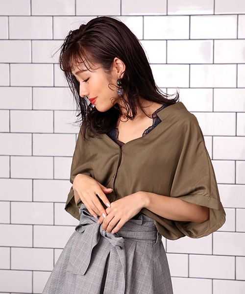 one after another NICE CLAUP（ワンアフターアナザーナイスクラップ）の「前後２wayスキッパーブラウス（シャツ/ブラウス・レディース・ベージュ系その他/カーキ/ブラック系その他/ブラック・FREE）」の4枚目の写真