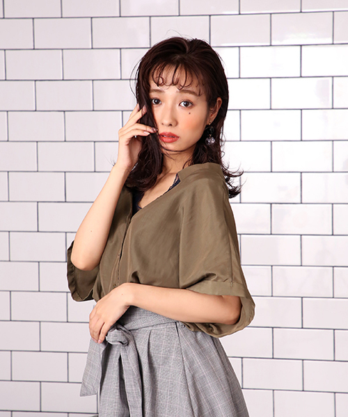 one after another NICE CLAUP（ワンアフターアナザーナイスクラップ）の「前後２wayスキッパーブラウス（シャツ/ブラウス・レディース・ベージュ系その他/カーキ/ブラック系その他/ブラック・FREE）」の16枚目の写真