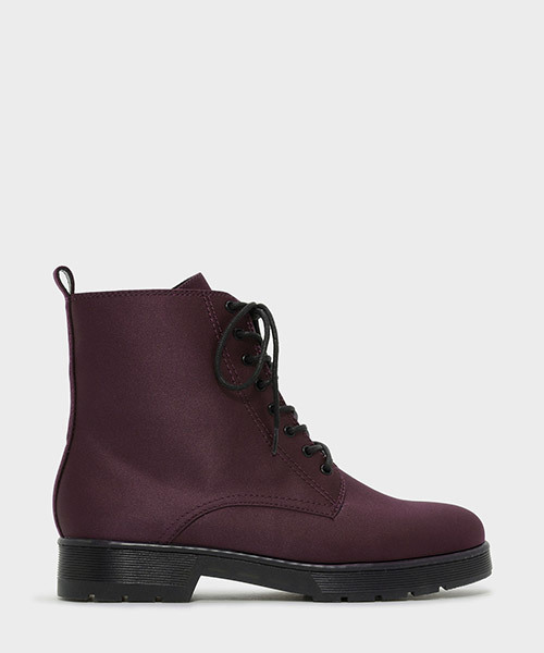 CHARLES & KEITH(チャールズ & キース)の「レースアップアンクルブーツ / LACE-UP ANKLE BOOTS(ブーツ・レディース・ブラック/パープル・22.5cm/23.5cm/23cm/24.5cm/25cm)」の1枚目の写真