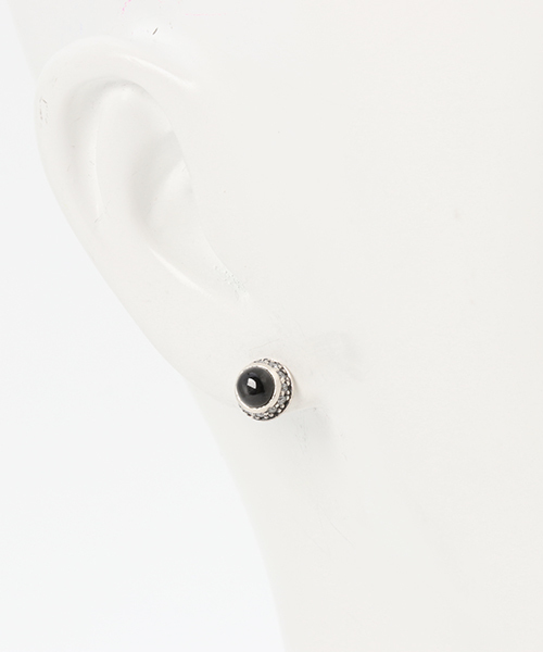 Artemis Classic(アルテミスクラシック)の「ArtemisClassic/ラウンドブラックスターピアス(ピアス(片耳用)・メンズ・ブラック・FREE)」の4枚目の写真