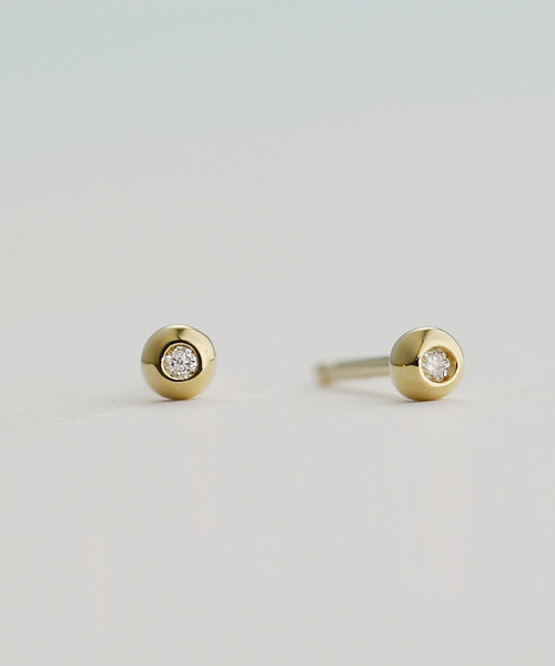 Jewel closet by L&Co.(ジュエルクローゼットバイエルアンドコー)の「K18 ダイヤモンド ピアス(ピアス(両耳用)・レディース・ゴールド・FREE)」の4枚目の写真