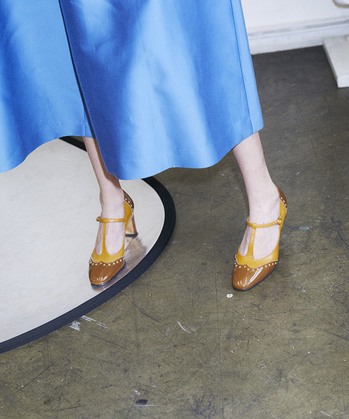 cava cava（サヴァサヴァ）の「◆ cavacava (サヴァサヴァ) ◆　Tストラップパンプス　1800733（パンプス・レディース・ブラック/マルチ/マスタード/ブラック×ホワイト・22.5cm/23.0cm/23.5cm/24.0cm/24.5cm）」の8枚目の写真