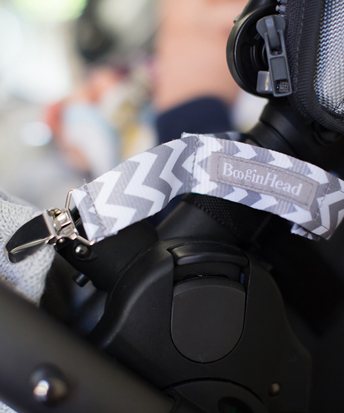 Boogin Head(ブーギンヘッド)の「【Boogin Head/ブーギンヘッド】ベビーカー用ひざ掛けクリップ ブランケット グリップ 2本組(ベビーカー/ベビーカー用品・キッズ・グレー×ホワイト・FREE)」の6枚目の写真