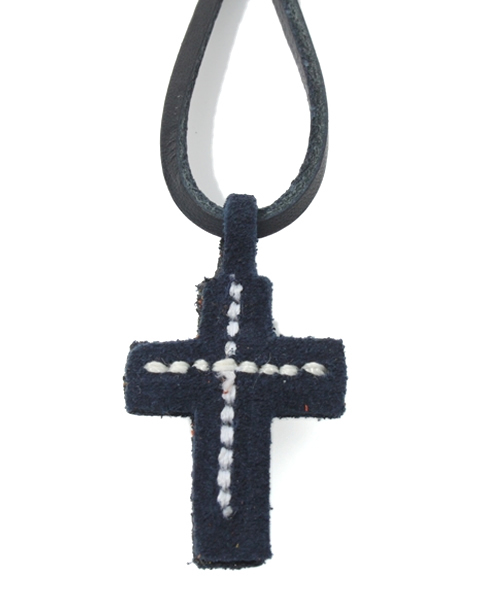 BEAMS BOY（ビームスボーイ）の「ANGLO LEATHERCRAFT / スエードネックレス（ネックレス・レディース・ベージュ/オレンジ/イエロー/ネイビー・ONE SIZE）」の3枚目の写真