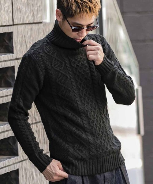 ADMIX/ATELIER SAB MEN（アドミックスアトリエサブメン）の「ケーブル編み フィッシャーマンズ　タートルネック ボトルネック セーター ユニセックス対応（ニット/セーター・メンズ・ライトグレー/ブラック/アイボリー/ホワイト系その他/ブラック系その他/ブラック系その他2/杢グレー/ネイビー/ブルー系その他/キャメル/パープル/ベージュ/ブラウン・48/50/52）」の4枚目の写真