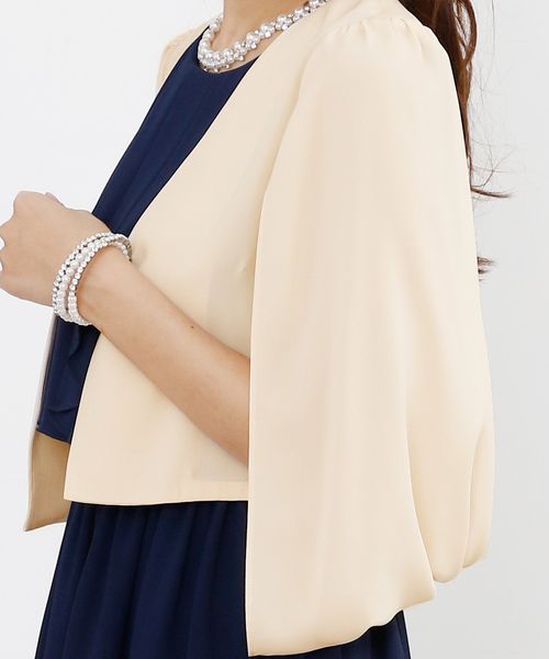 PourVous（プールヴー）の「ケープ ジャケット スタイル ボレロ 結婚式対応 オケージョン （ノーカラージャケット・レディース・アイボリー/ブラック・M）」の10枚目の写真