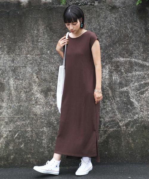 classicalelf（クラシカルエルフ）の「ロング・マキシ丈ワッフルベルト付き無地フレアワンピース（半袖）（ワンピース・レディース・ホワイト/ブラック/ベージュ/ブラウン・MEDIUM/LARGE/X-LARGE）」の20枚目の写真