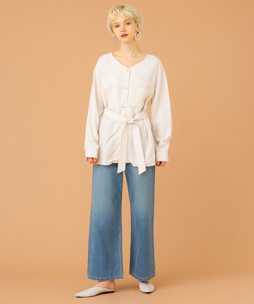 UNITED TOKYO(ユナイテッドトウキョウ)の「リネンVネックブラウス(シャツ/ブラウス・レディース・ベージュ/ブラック・1)」の5枚目の写真