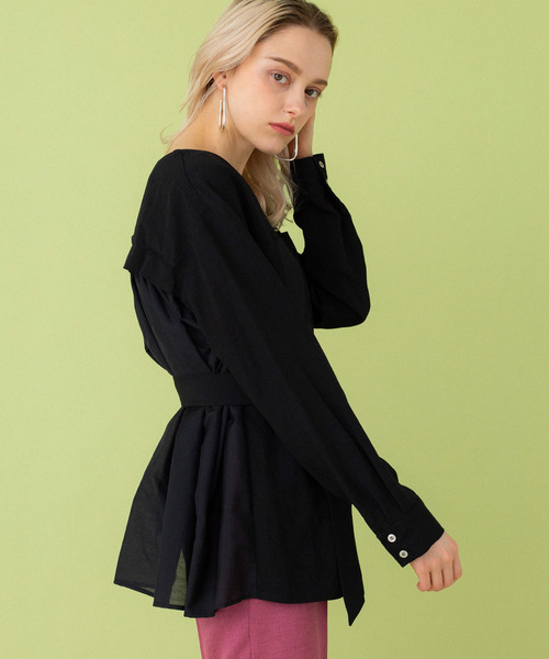 UNITED TOKYO(ユナイテッドトウキョウ)の「リネンVネックブラウス(シャツ/ブラウス・レディース・ベージュ/ブラック・1)」の14枚目の写真