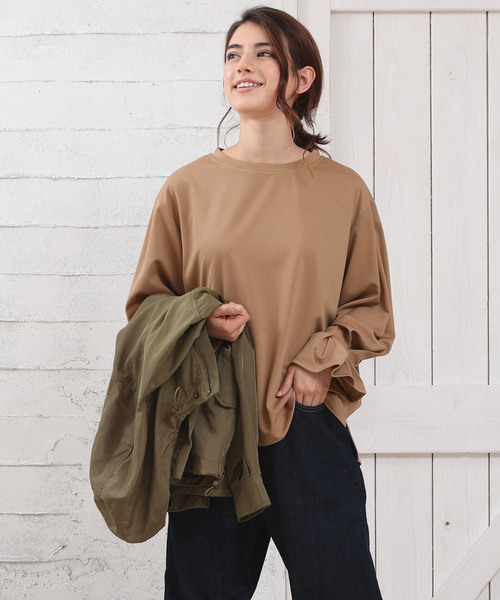 Girly Doll(ガーリードール)の「袖コンシャス ボリュームスリーブカットソー(Tシャツ/カットソー・レディース・ブラック/ダークグリーン/モカ/ブラック系その他/ブラウン系その他/グリーン系その他・FREE)」の2枚目の写真