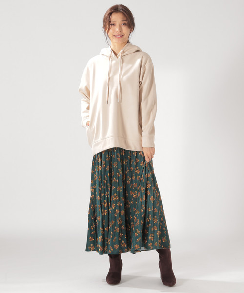 BAYFLOW(ベイフロー)の「ベロアハナガラプリーツスカート(スカート・レディース・ブラック/グリーン・SMALL/MEDIUM)」の5枚目の写真