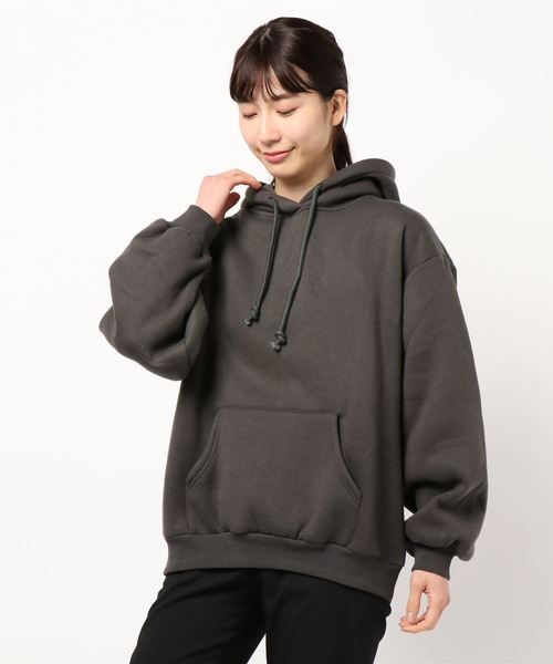 KOBE LETTUCE（コウベレタス）の「ビッグシルエット裏起毛スウェットパーカー（スウェット・レディース・ブラック/モカ/ホワイト系その他/ブラック系その他/グレー系その他/ブラウン系その他/ベージュ系その他/ピンク系その他/グレイッシュベージュ/チャコール/ホワイト系その他2/ピンク系その他2/グリーン系その他/ホワイト系その他3/アイボリー/ミント/ブラック系その他3/ブラウン系その他2/ベージュ系その他3/ピンク系その他3/ブルー/ベージュ系その他2/ブラック系その他2/ブラック系その他4/ブラック系その他5/ピンク系その他4/ブラウン系その他3/ブルー系その他/ベージュ系その他4/ベージュ系その他5/ピンク系/グリーン系/ブラック系1/ホワイト系1/ベージュ系1/ホワイト系/ブラック系/ベージュ系/グリーン/ピンク系1/ブラック系2/グリーン系1/ホワイト系2/ベージュ系2/ピンク・1/2/4/3/5）」の19枚目の写真